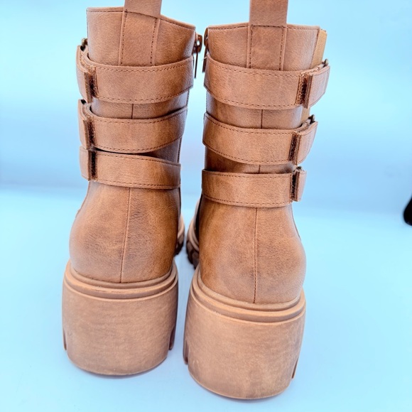 Pierre Dumas Camden Lug Ankle Boots - Picture 3 of 6